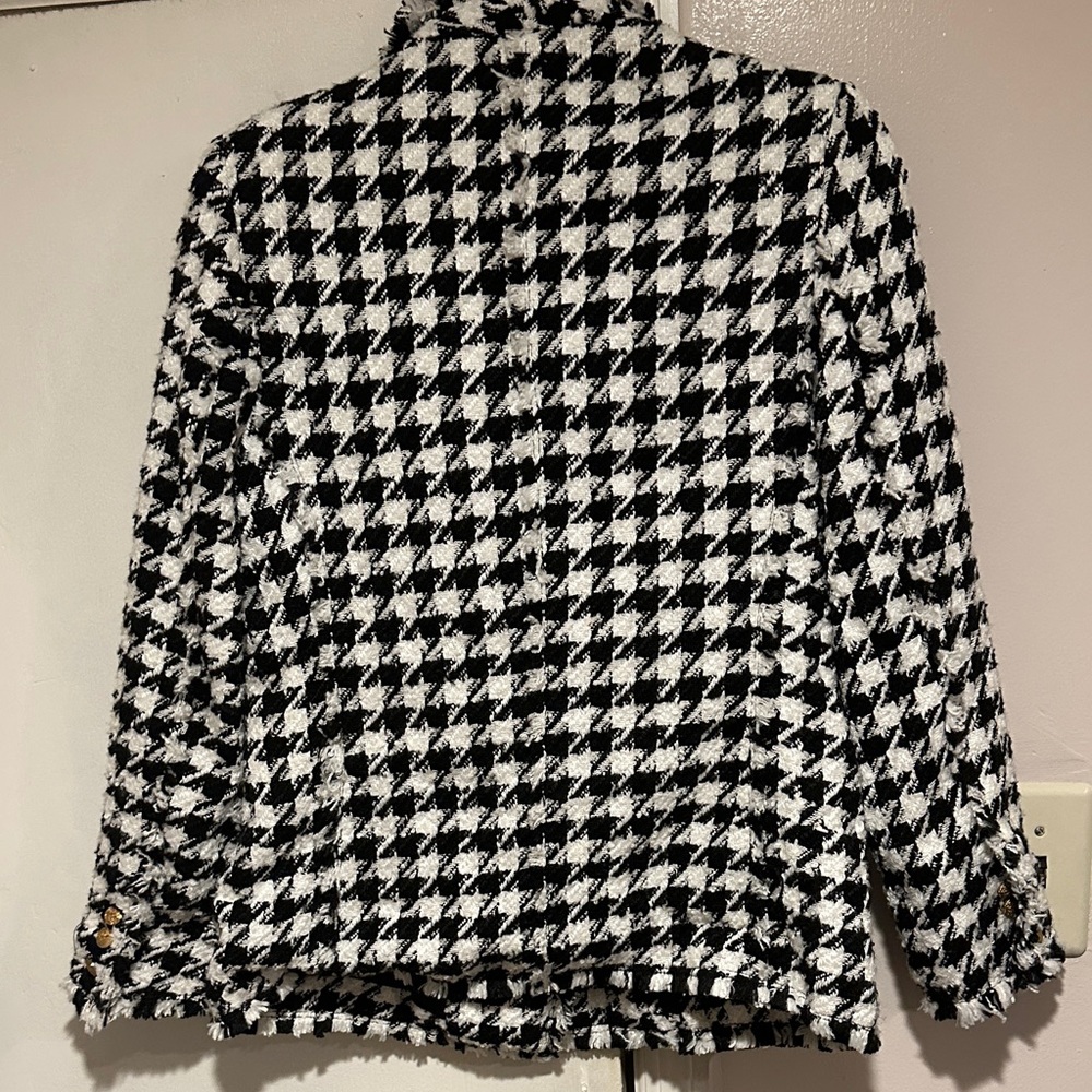 Stylish Black and White Houndstooth Blazer - Picture 6 of 7